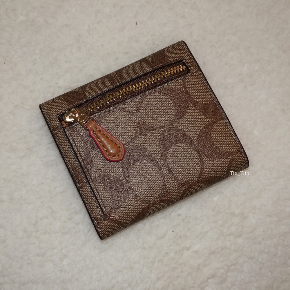 Coach Signature Trifold Wallet - Picture 2 of 4